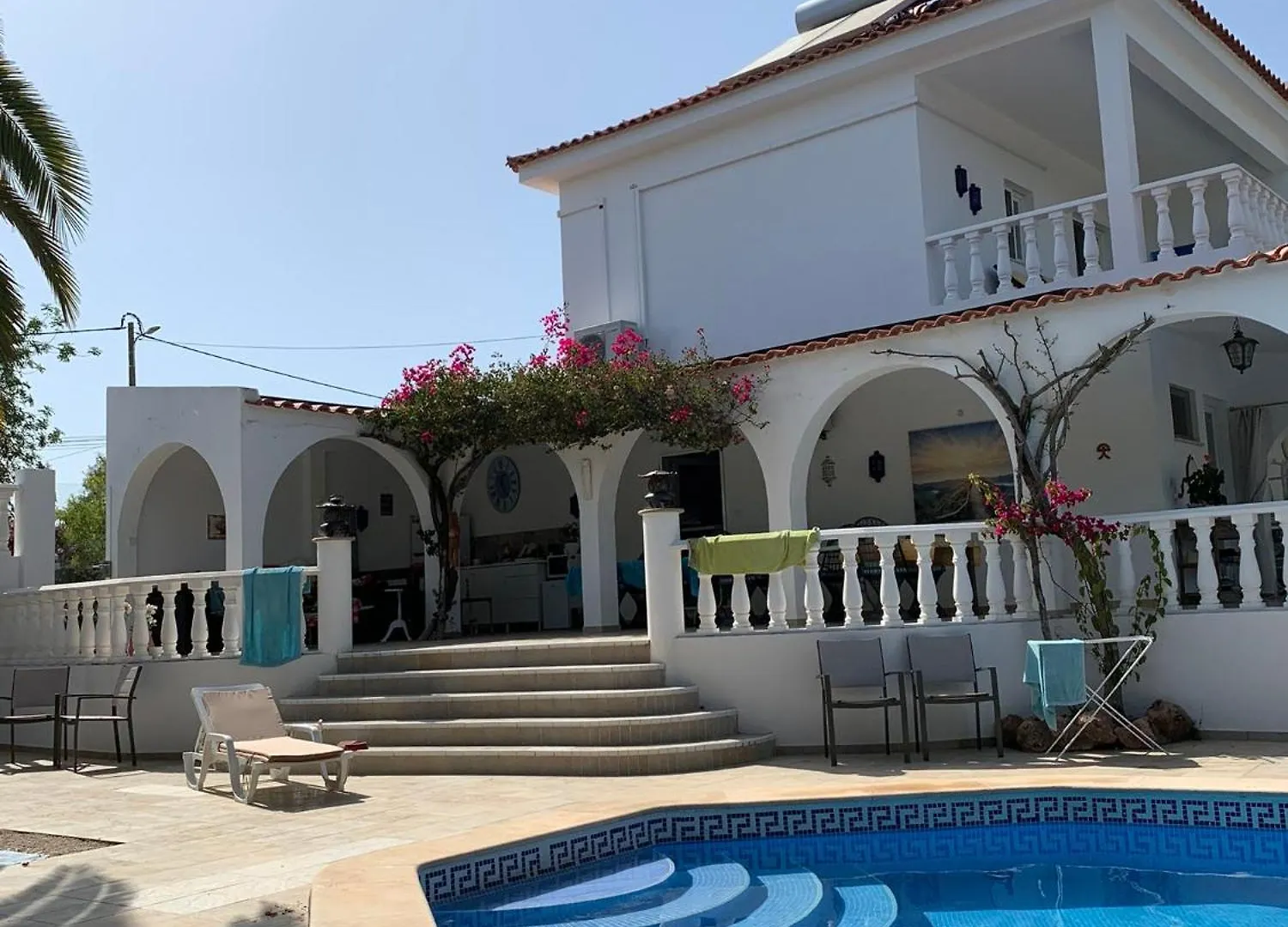 Studio De La Casa Paraiso Avec, En Plus, Une Terrasse Privative Exterieure Semi Couverte Equipee D'Un Salon D'Un Coin Repas D'Une Kitchenette, La Grande Piscine Et Les Jardins Sont Partages, A Proximite Des Plages De Fuseta Et De La Ria Formosa Moncarapacho