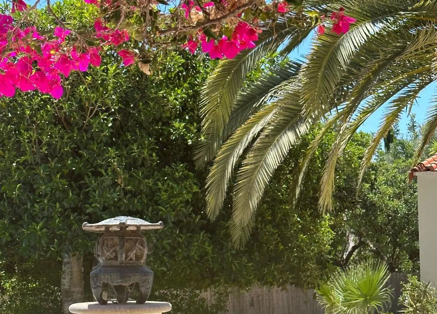 Studio De La Casa Paraiso Avec, En Plus, Une Terrasse Privative Exterieure Semi Couverte Equipee D'Un Salon D'Un Coin Repas D'Une Kitchenette, La Grande Piscine Et Les Jardins Sont Partages, A Proximite Des Plages De Fuseta Et De La Ria Formosa Moncarapacho Portugal