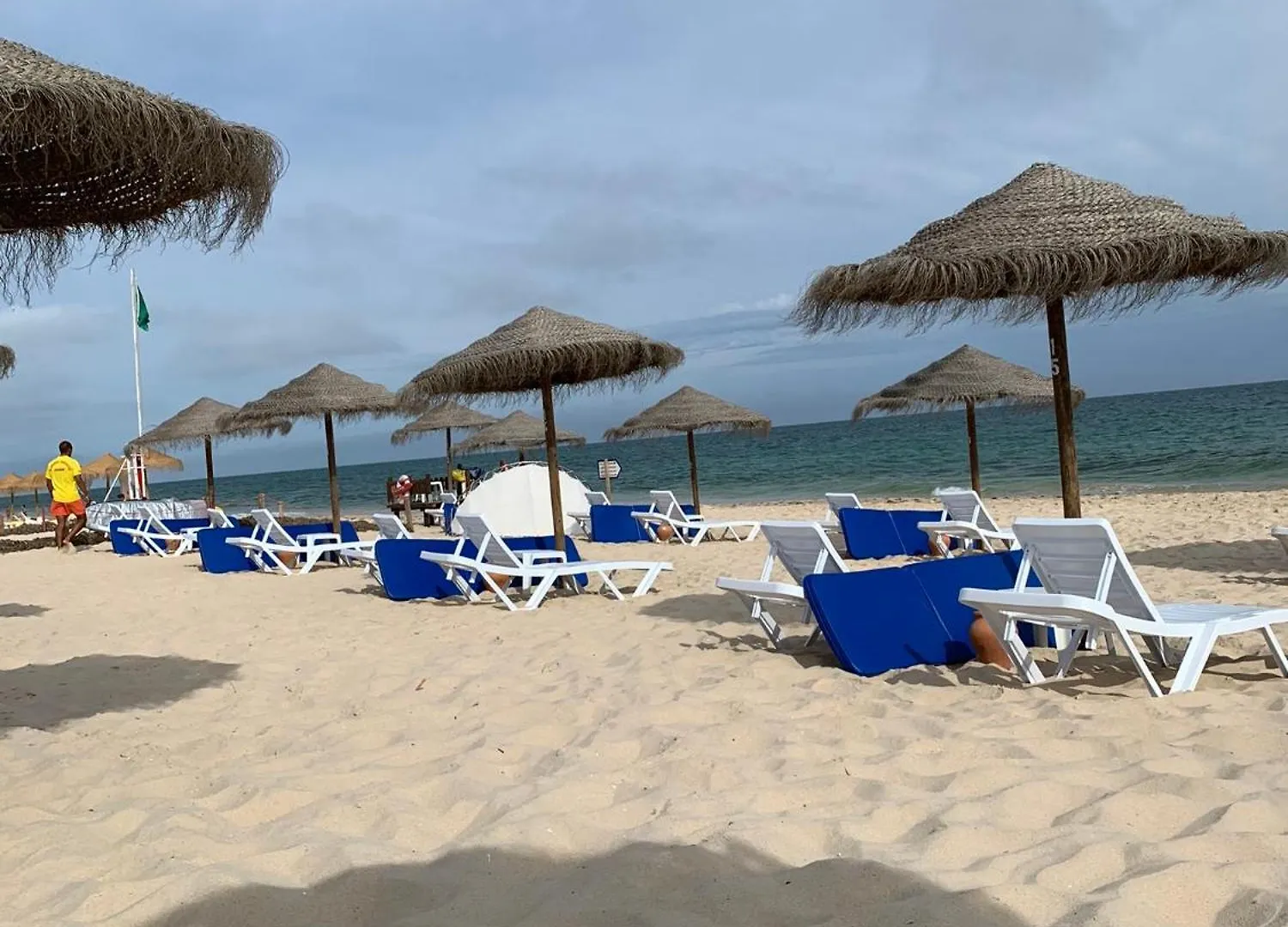 Studio De La Casa Paraiso Avec, En Plus, Une Terrasse Privative Exterieure Semi Couverte Equipee D'Un Salon D'Un Coin Repas D'Une Kitchenette, La Grande Piscine Et Les Jardins Sont Partages, A Proximite Des Plages De Fuseta Et De La Ria Formosa Moncarapacho