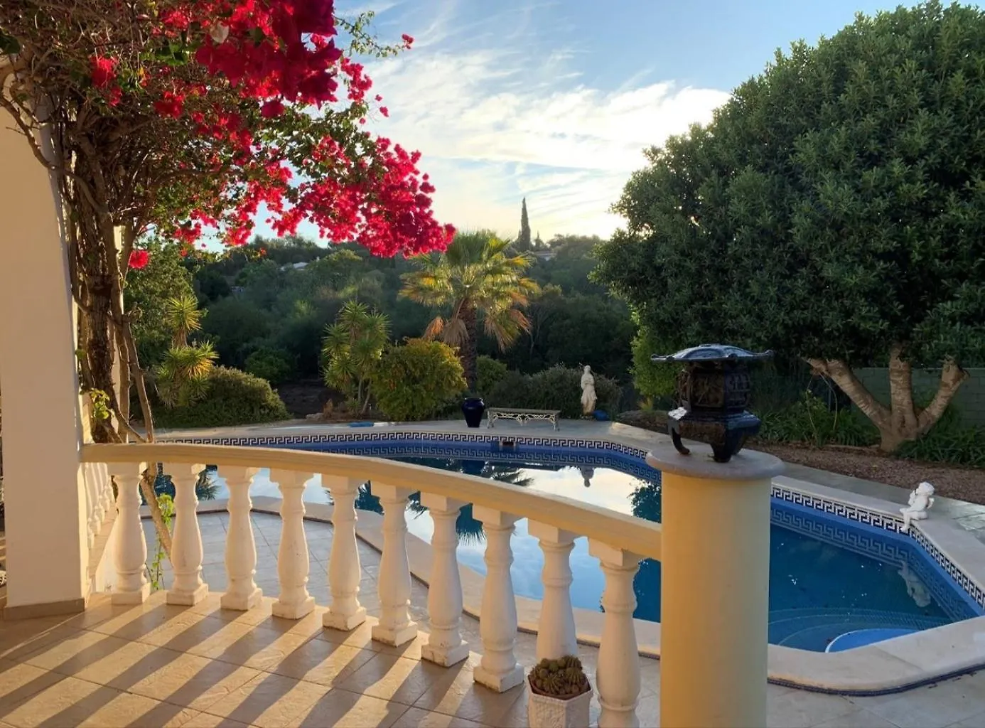 Studio De La Casa Paraiso Avec, En Plus, Une Terrasse Privative Exterieure Semi Couverte Equipee D'Un Salon D'Un Coin Repas D'Une Kitchenette, La Grande Piscine Et Les Jardins Sont Partages, A Proximite Des Plages De Fuseta Et De La Ria Formosa Moncarapacho