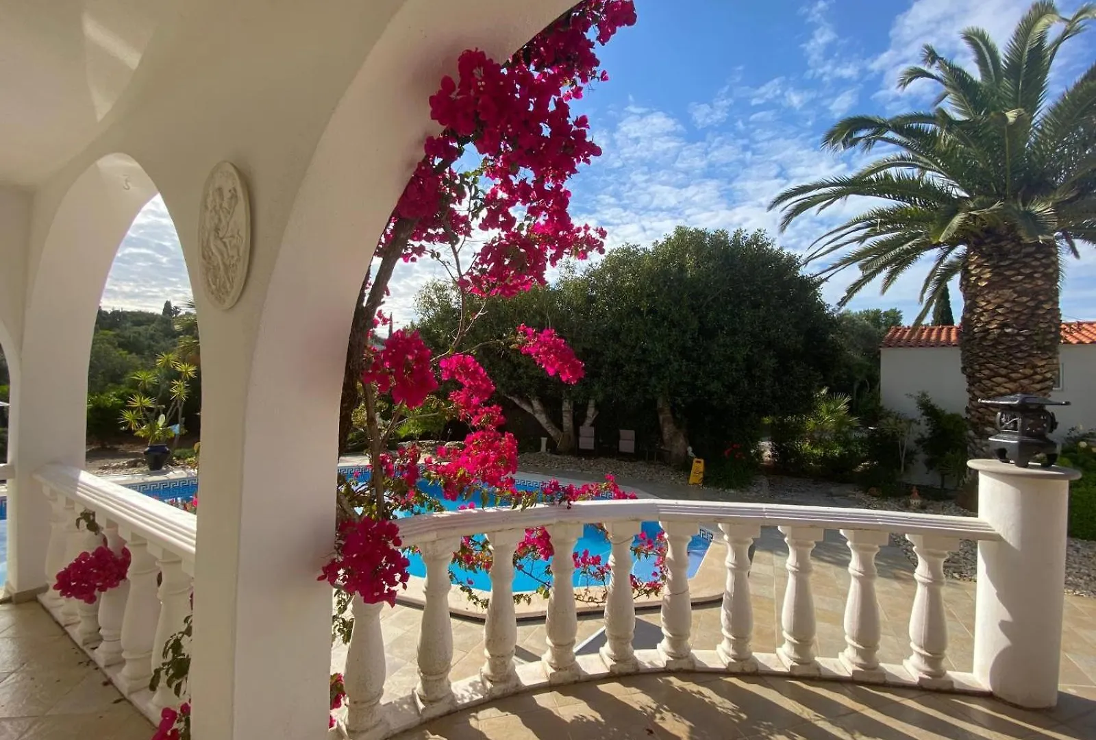 Дом отдыха Studio De La Casa Paraiso Avec, En Plus, Une Terrasse Privative Exterieure Semi Couverte Equipee D'Un Salon D'Un Coin Repas D'Une Kitchenette, La Grande Piscine Et Les Jardins Sont Partages, A Proximite Des Plages De Fuseta Et De La Ria Formosa Монкарапашу